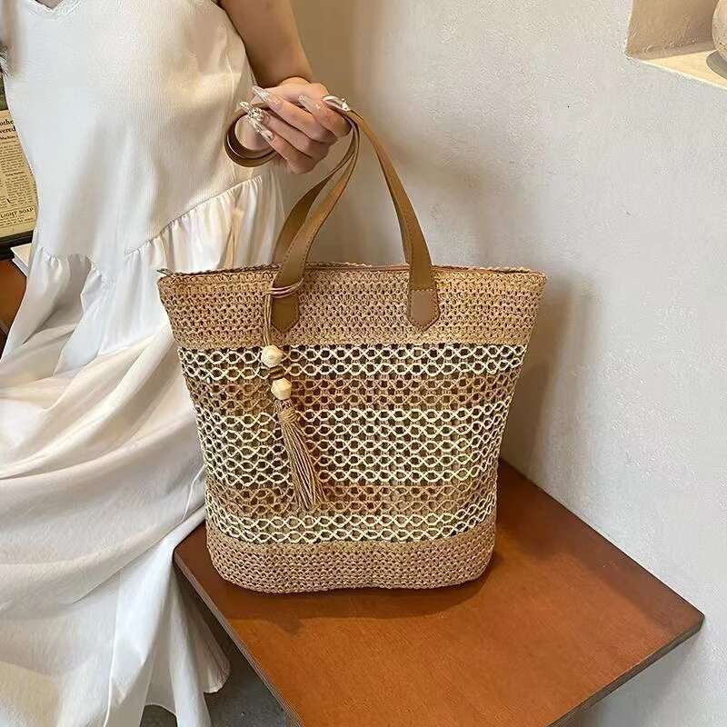 Casual Vacation Handbag Female Travel Commute Women Stylish Knit Shoulder With Tassel Straw Tote Bag Bag