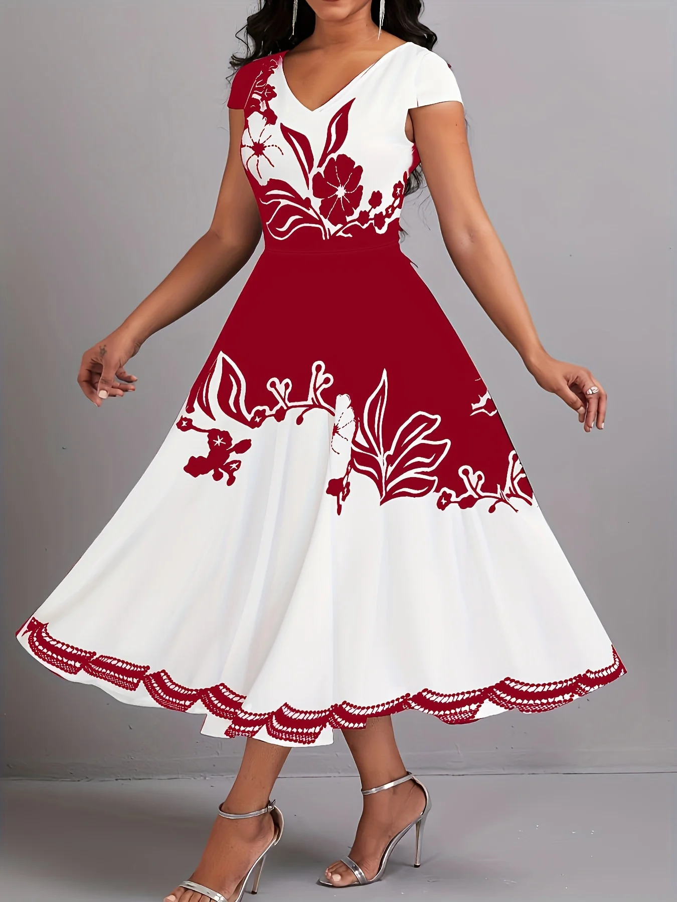 Plus Size Peplum Floral Print Dress - Elegant V-Neck Short Sleeves Scalloped Hem Medium Stretch Zipper Closure Machine Wash 250420
