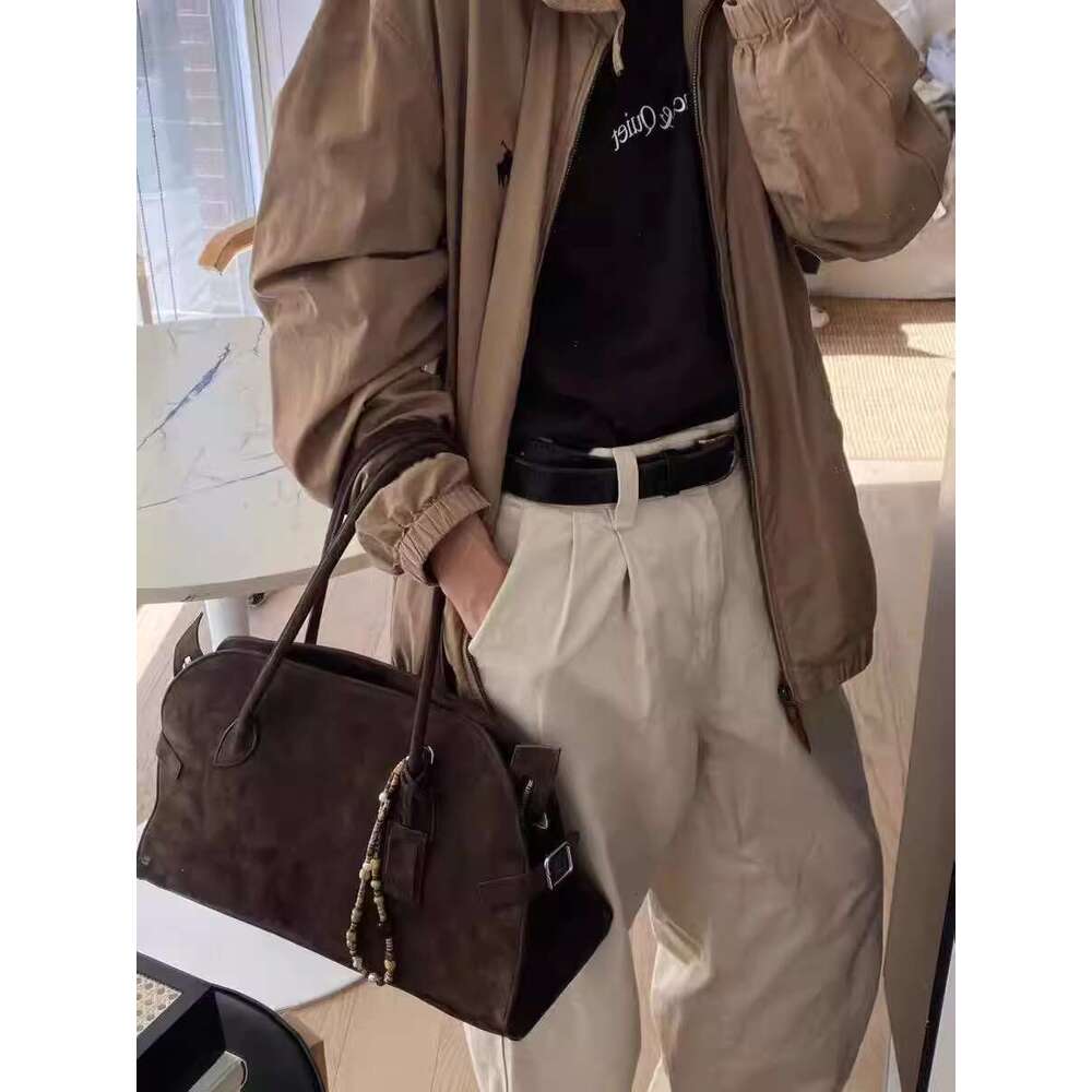Autumn Winter Big Tote 2025 New Commuter Matte Handheld briefcase High end and Versatile Underarm Bag