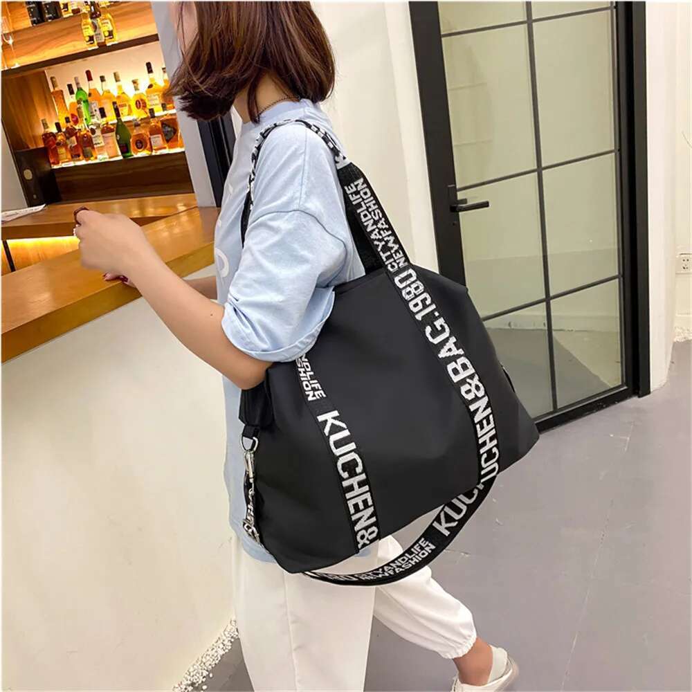Casual Solid Color Ladies Shoulder Large Capacity Fashion Design Women Handbag High Quality Nylon Women's Travel Bags