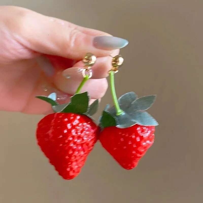 Delicate Red Strawberry Tassel For Women Fashion Shiny Rhinestones Fruit Dangle Earrings Wedding Party Jewelry Gifts