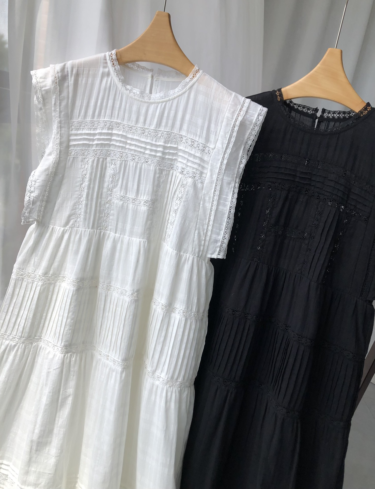 2025 Splicing hollow lace dress Fashion Week Show Customized Fashion Tailored clothing womens Fashion Paris.M380