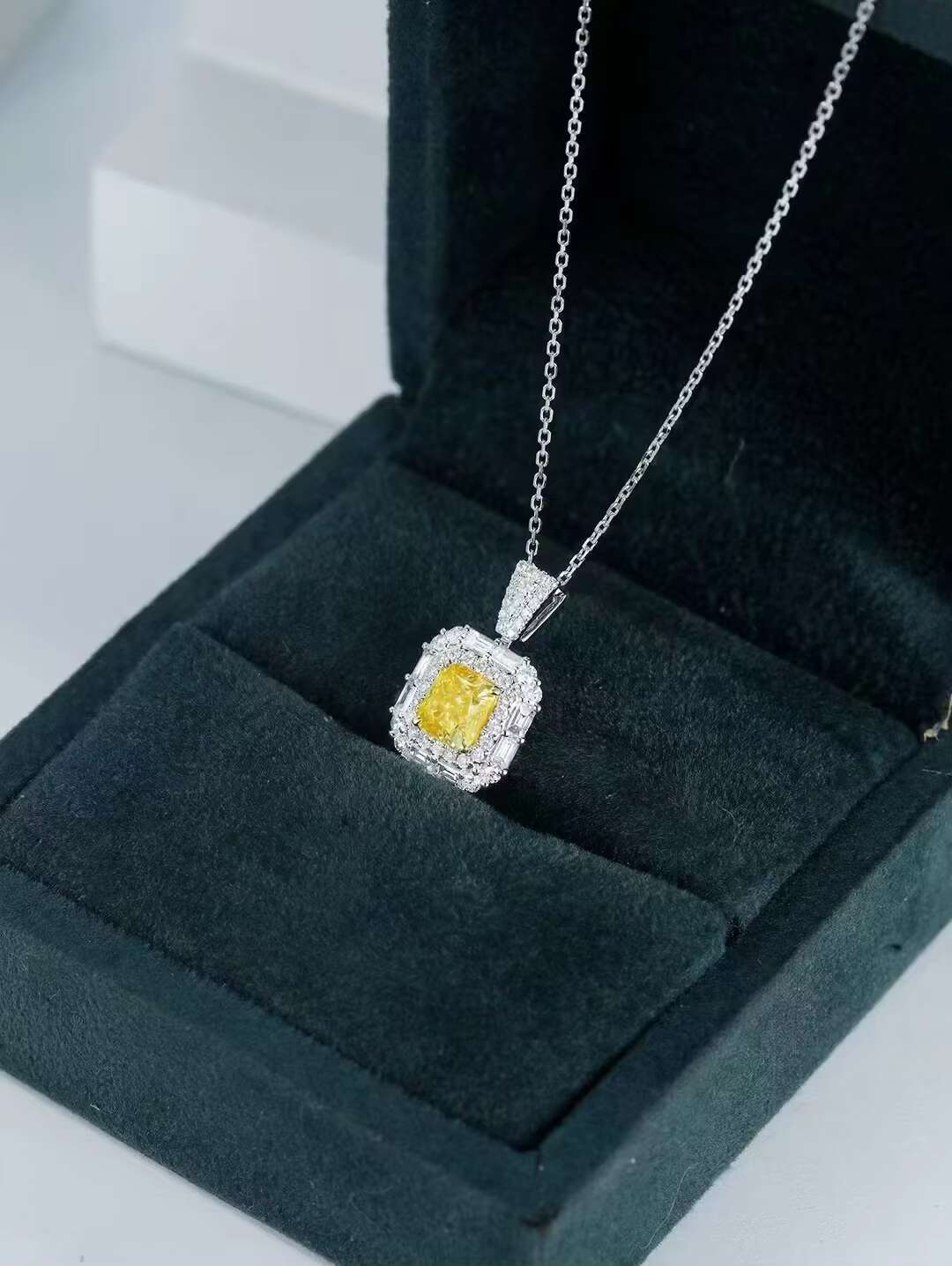 New Style Yellow Asscher Lab Grown Diamond Pendant Necklaces 18k Gold Color Diamond Pendant Jewelry 14K Gold Pendant