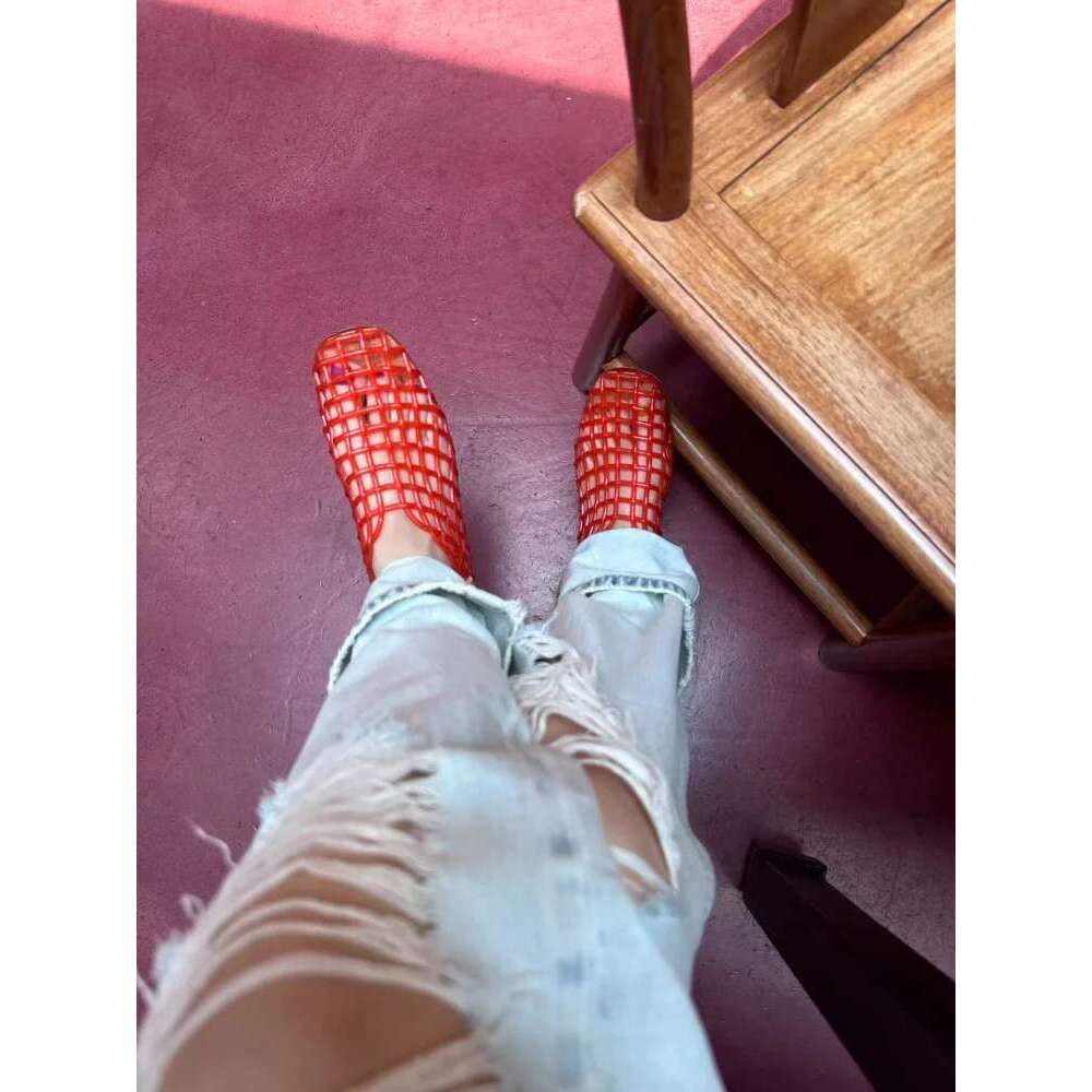 Fashion High Quality Transparent Mesh Hollow Beach Shoes Flat Round Jelly Sandals Flats Women