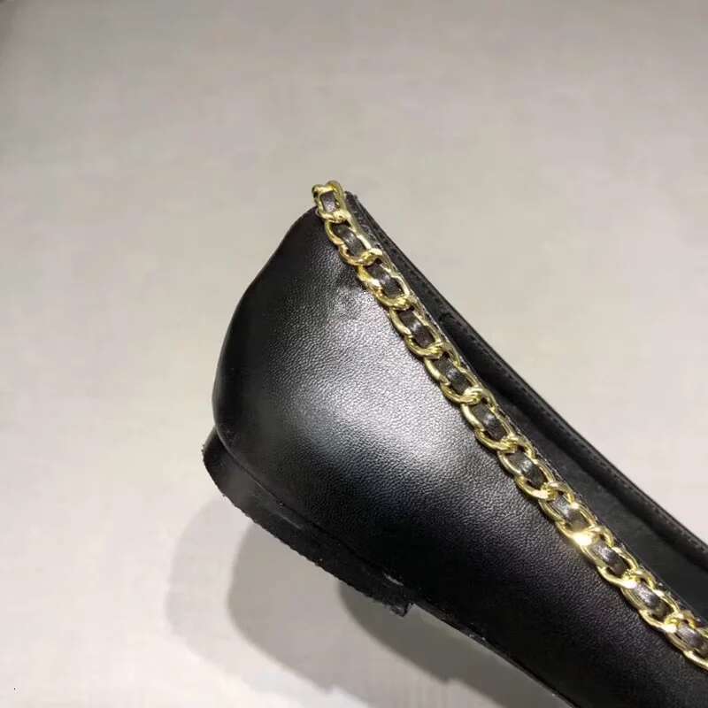 Fashion Brand Pointed Pumps Comfortable Flat Slip-on Metal Chain Edged Splicing Women Shoes