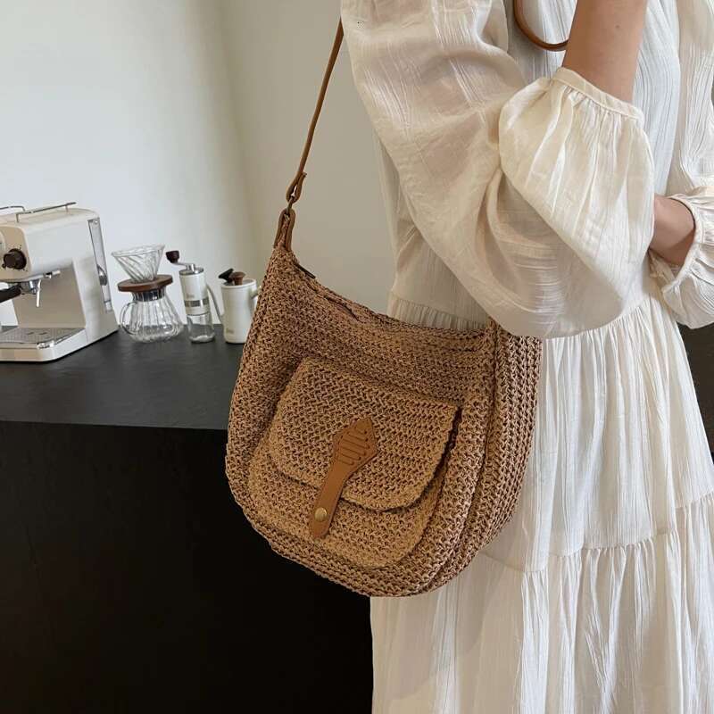Leisure High-Capacity Seaside Beach Vacation Grass For Women's 2024 New Versatile Crossbody Woven Shoulder Bag