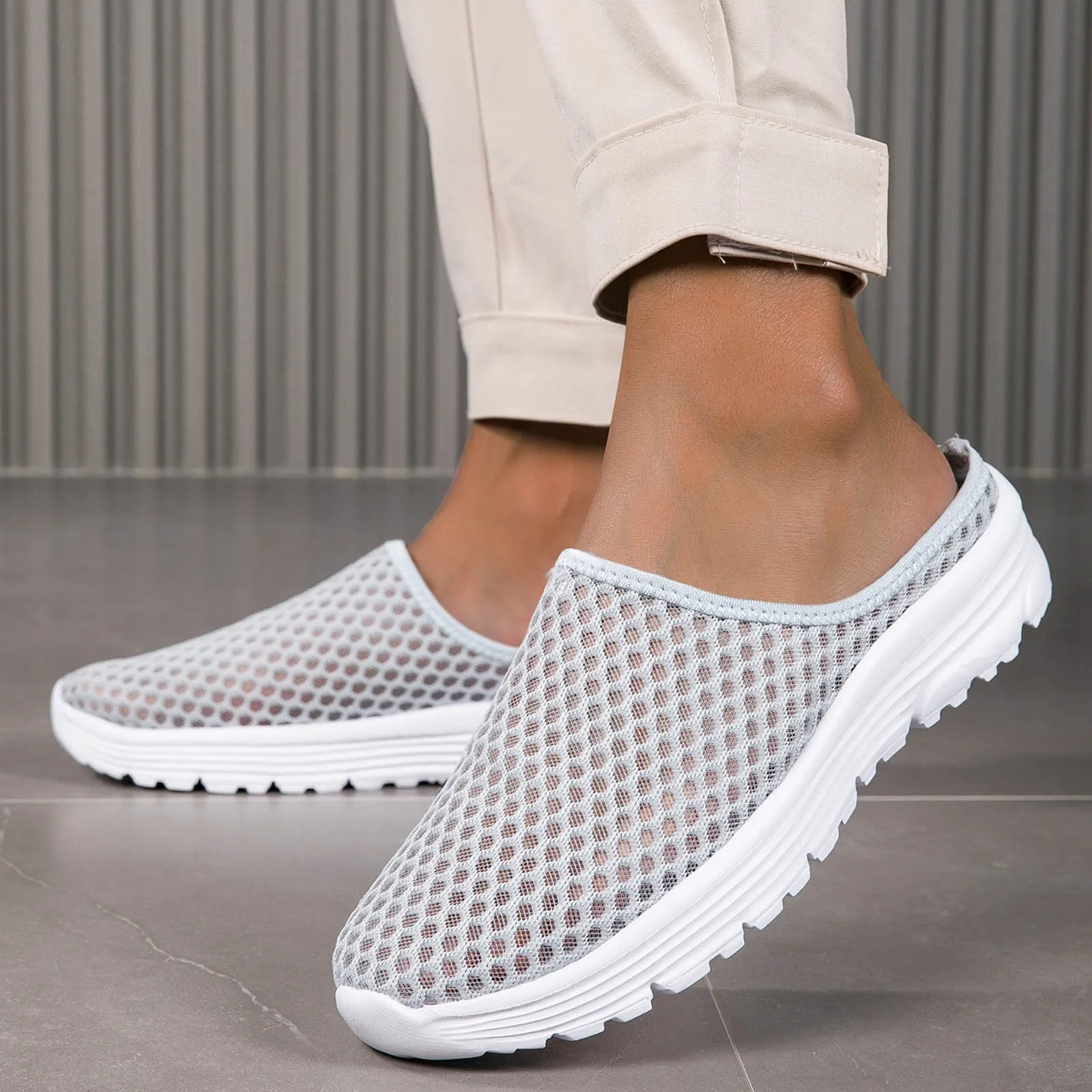 Mens and womens casual slippers summer comfortable beach shoes outdoor breathable hollow mesh sports shoes 2024 trend 250430