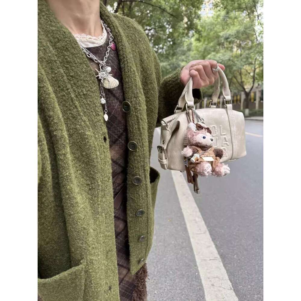 Autumn and winter niche versatile Maillard handbag crossbody Boston pillow 2025 trendy fashion small square bag