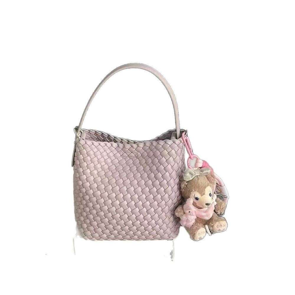 2025 new high-end handmade woven large capacity single shoulder tote underarm bag, water bucket bag