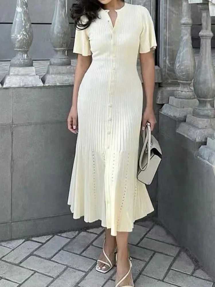 2024 European and American Womens Fashion Knitted Single Chest Long Skirt Single Chest Splicing Long Skirt W250430