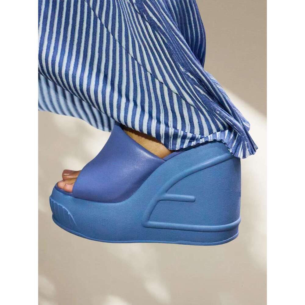 Quality Comfortable High Heels Casual Beach Sandals Thick-Soled Fashion Home Slippers Versatile Women Shoes