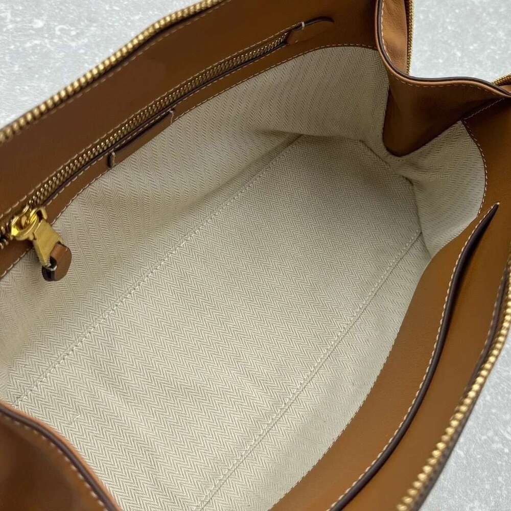 New Classic Brand Handbag With Style Made Of Elegant Fashionable Genuine Leather Women Designer Bag 2025