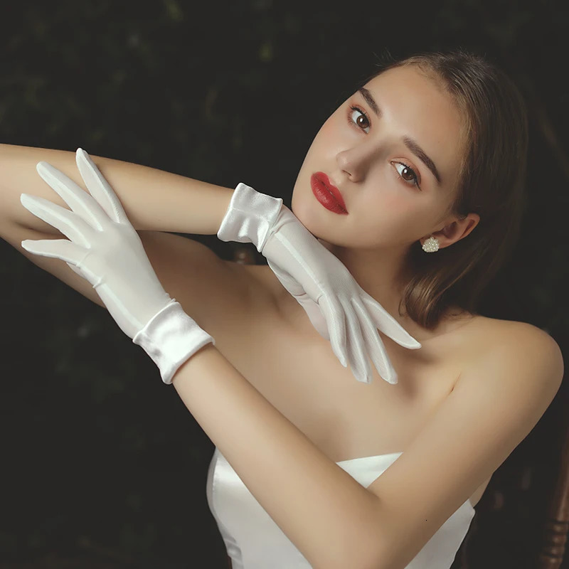 Simple Womens Short Wedding Bridal Gloves Smooth Satin Chiffon White Bridal Mermaid Finger Gloves WG019 250430