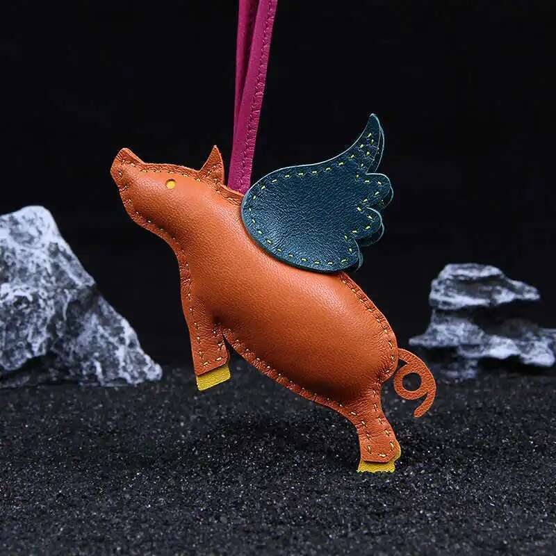 Pig Sewing Schoolbag Handmade Genuine Leather Bagpack Decoration Vintage Car Keychain Bag Pendant Hanging Accessories