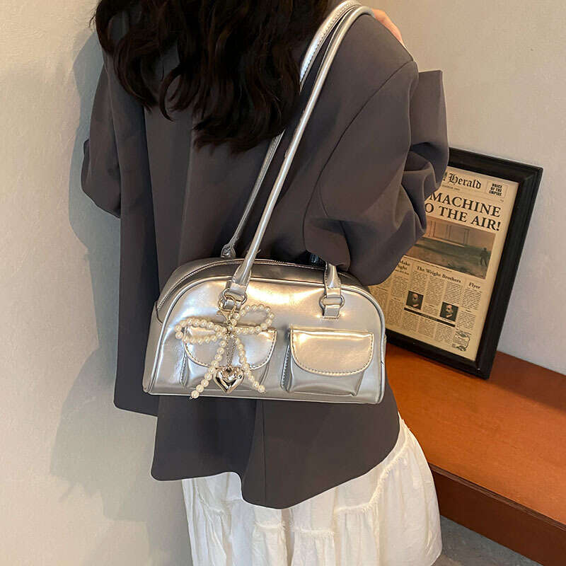 Bright underarm stick for women in the spring summer of 2025, Korean version, versatile shoulder bag, niche, high-end, sensory, and inclined cross bag