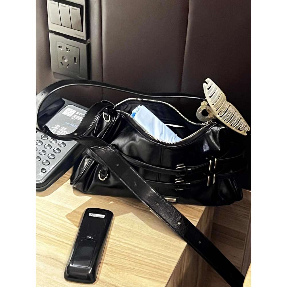 Niche Design Tote 2025 New Classic Fashion Motorcycle Korean Versatile Underarm Single Shoulder Bag Trendy