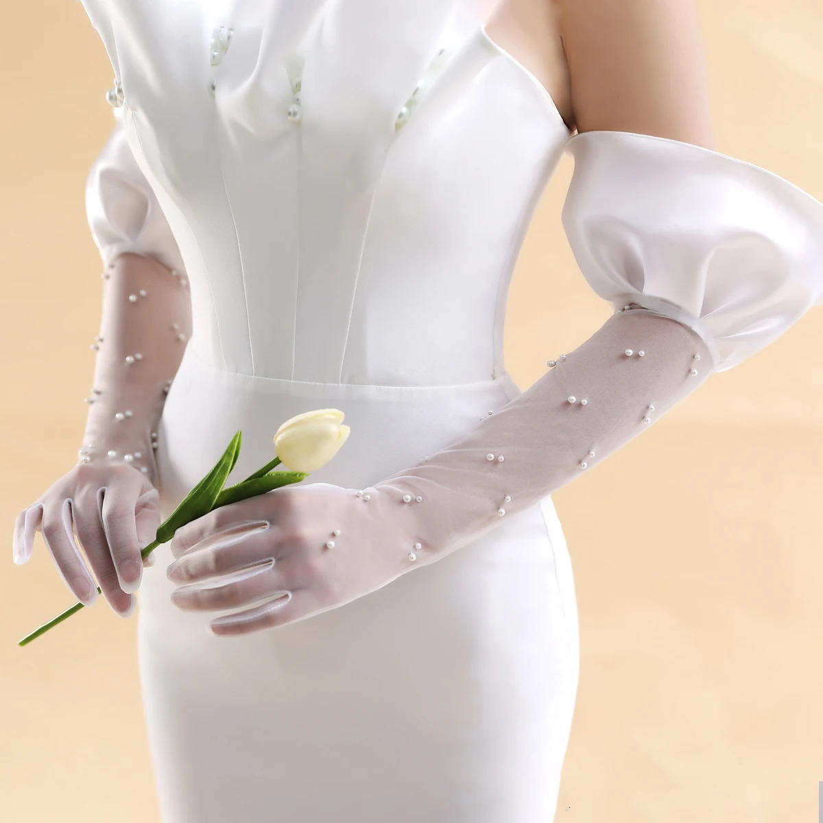 WG047 Exquisite Wedding Bridal White Gloves Satin Ruffle Pearl Beads Bridal Maid Finger Opera Masturbation 250430