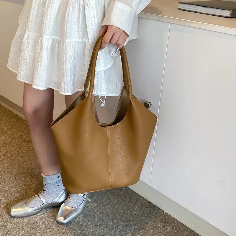 Retro Simple Shoulder Bag Large Capacity Pu Leather Bucket Bag Womens Communicating Underarm Bag Fashion Womens Handbag 250427
