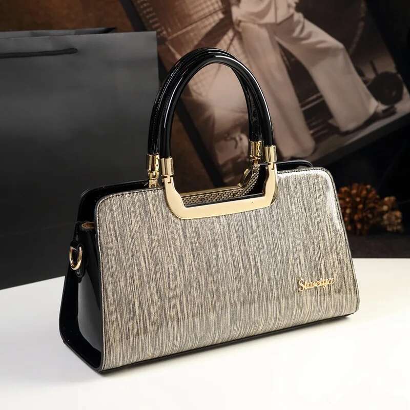 Spring new patent leather crocodile pattern metal buckle handbag banquet dress large-capacity one-shoulder cross-body women bag