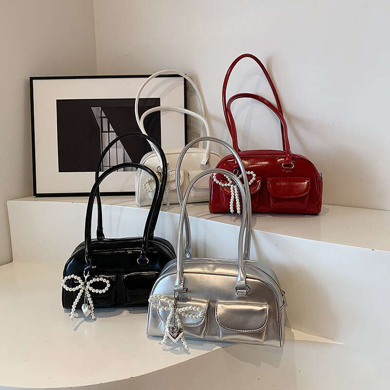 Bright underarm stick for women in the spring summer of 2025, Korean version, versatile shoulder bag, niche, high-end, sensory, and inclined cross bag