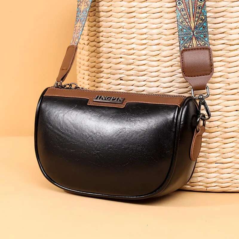 Summer New Soft Leather Women's Versatile And Stylish, Large Capacity Shoulder Crossbody Small Phone Bag