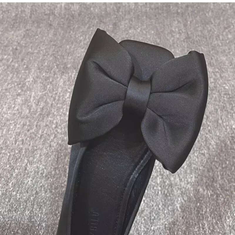 Brand Bow Soft Sole Women Comfortable Flat Slip-on Ballet Ladies Sandals Satin Wedding Shoes
