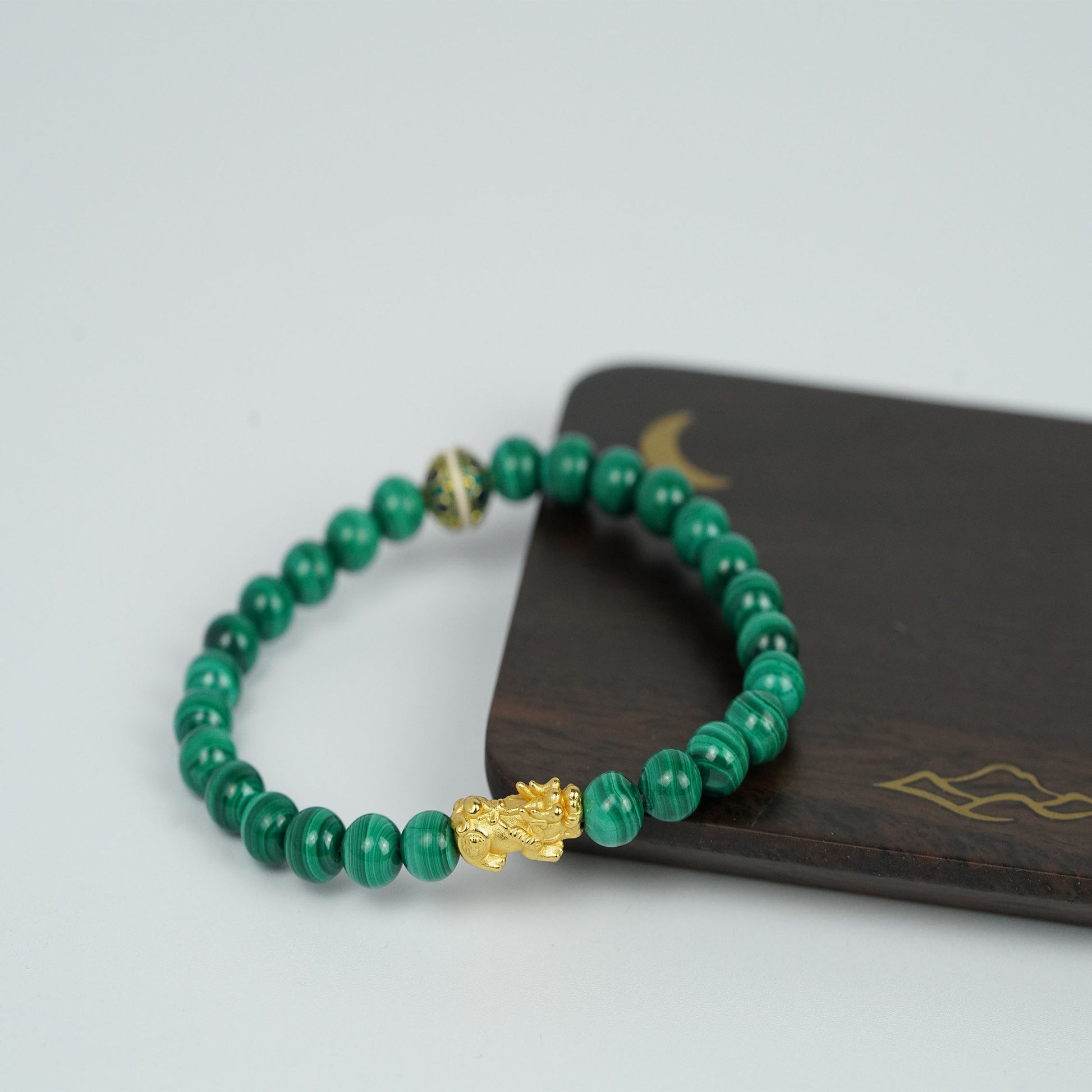 PI Xiu Good Luck Crystal Bracelet Amulet with Green Stone Details Handcrafted Jewelry Accessory