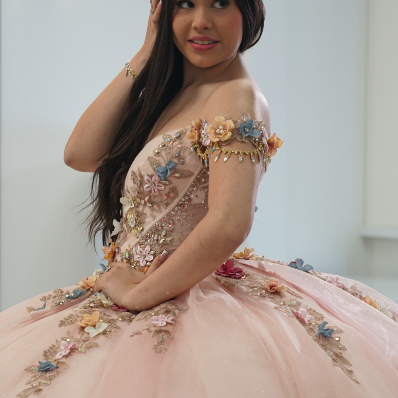 Pink Quinceanera Dresses Off Shoulder Ball Gown Sweet 16 Dress Applique Flower Beads Tiered Tull Birthday Party Vestidos 15 Anos
