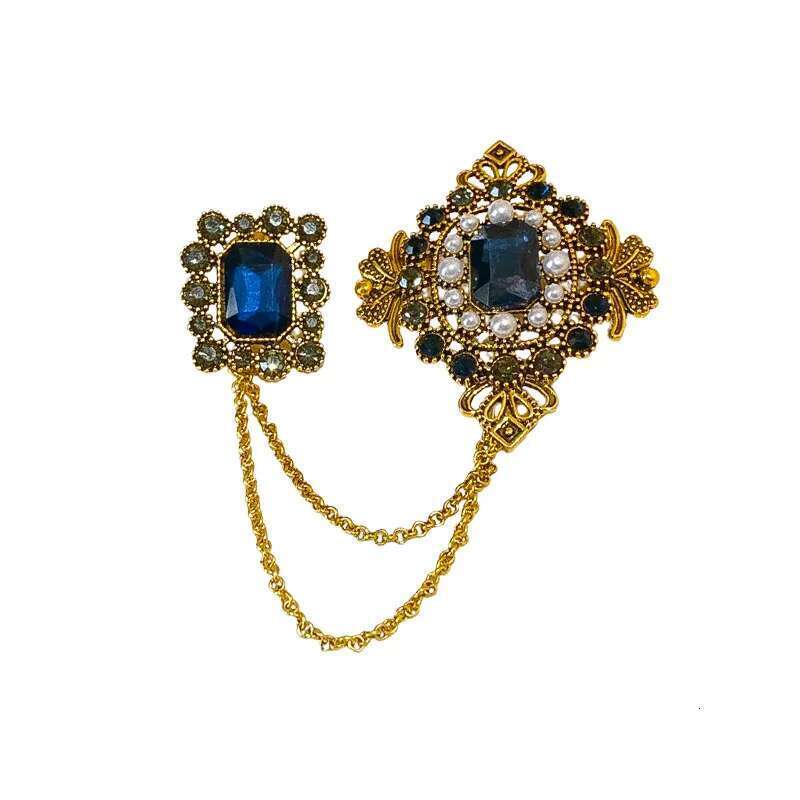 Studded Pearl Shaped Square Brooch Women Palace Style Retro Design Sense Suit Pin Niche Fashion Accessories For Lady Gift