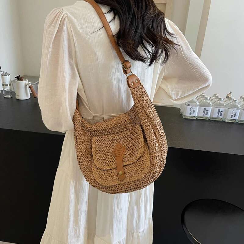 Leisure High-Capacity Seaside Beach Vacation Grass For Women's 2024 New Versatile Crossbody Woven Shoulder Bag