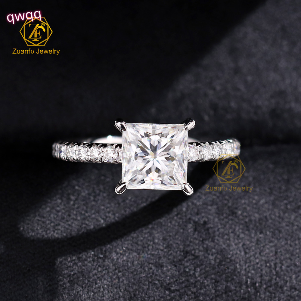 Luxury Shining Princess Cut 6x6mm Square Moissanite Diamond 14K Solid Gold Engagement Ring for Women