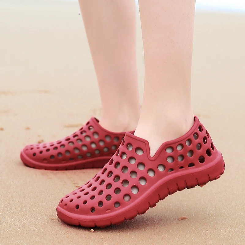 Large size unisex summer outdoor sandals beach Aqua shoes couple casual slippers Weman Garden shoes men Wading shoes 36-45# 250430