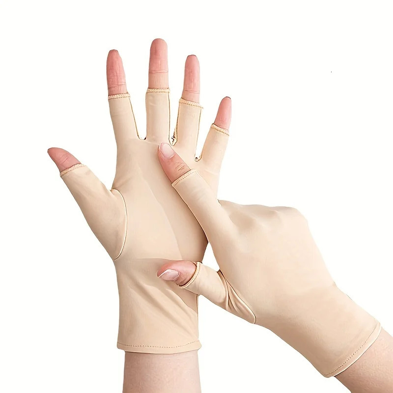 Half finger ice silk gloves are UV resistant and provide simple protection. Womens thin half finger sunscreen gloves 250428