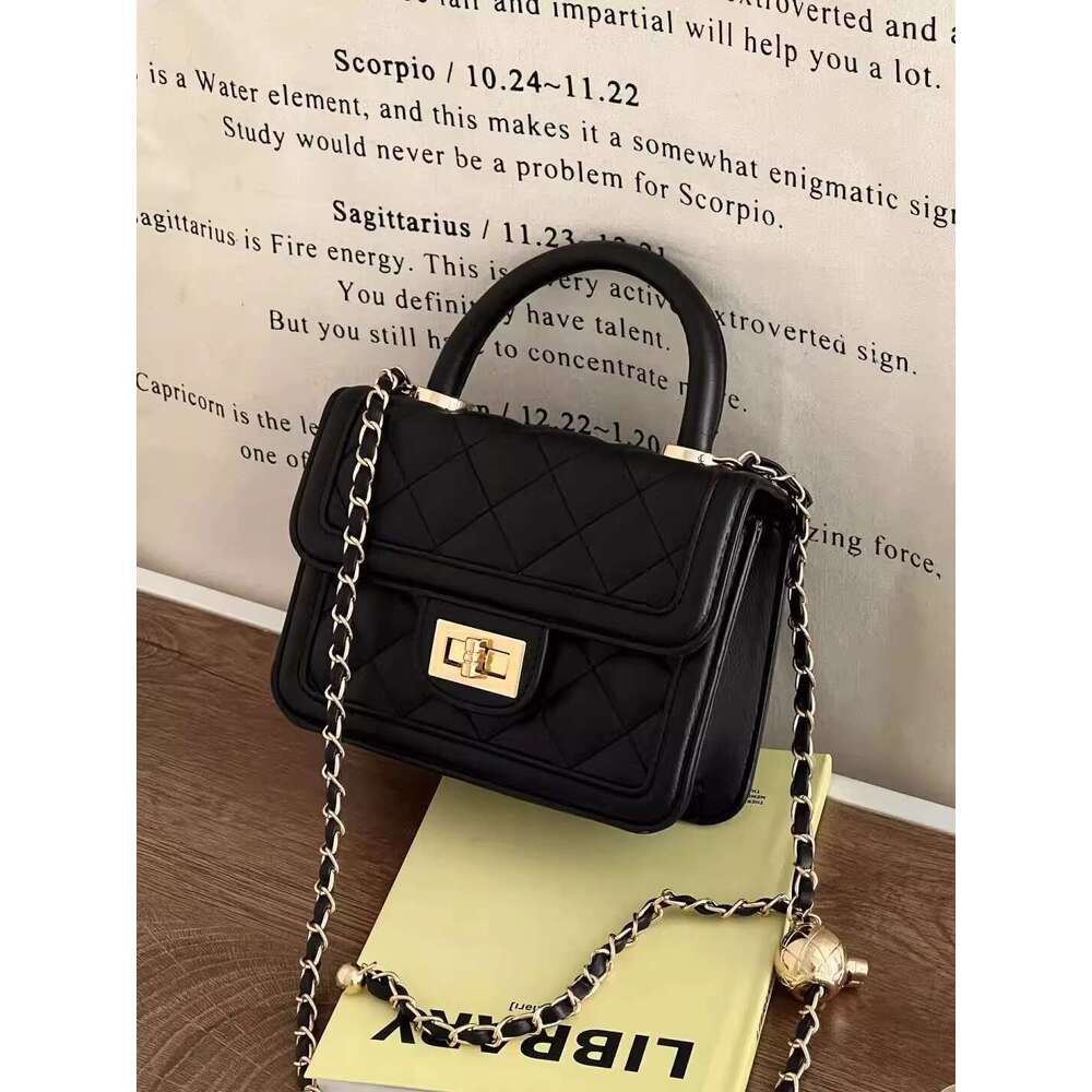 High end fashion women's 2025 new trend diamond grid handbag small square casual versatile chain crossbody bag