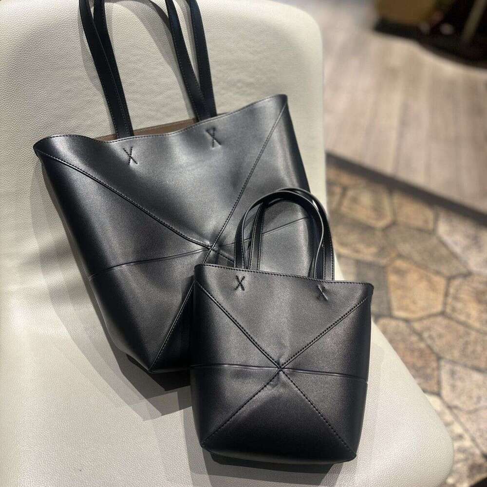 Geometric Folding Tote for Women 2025 New Large Capacity Fashion Commuter Versatile Shoulder Bag