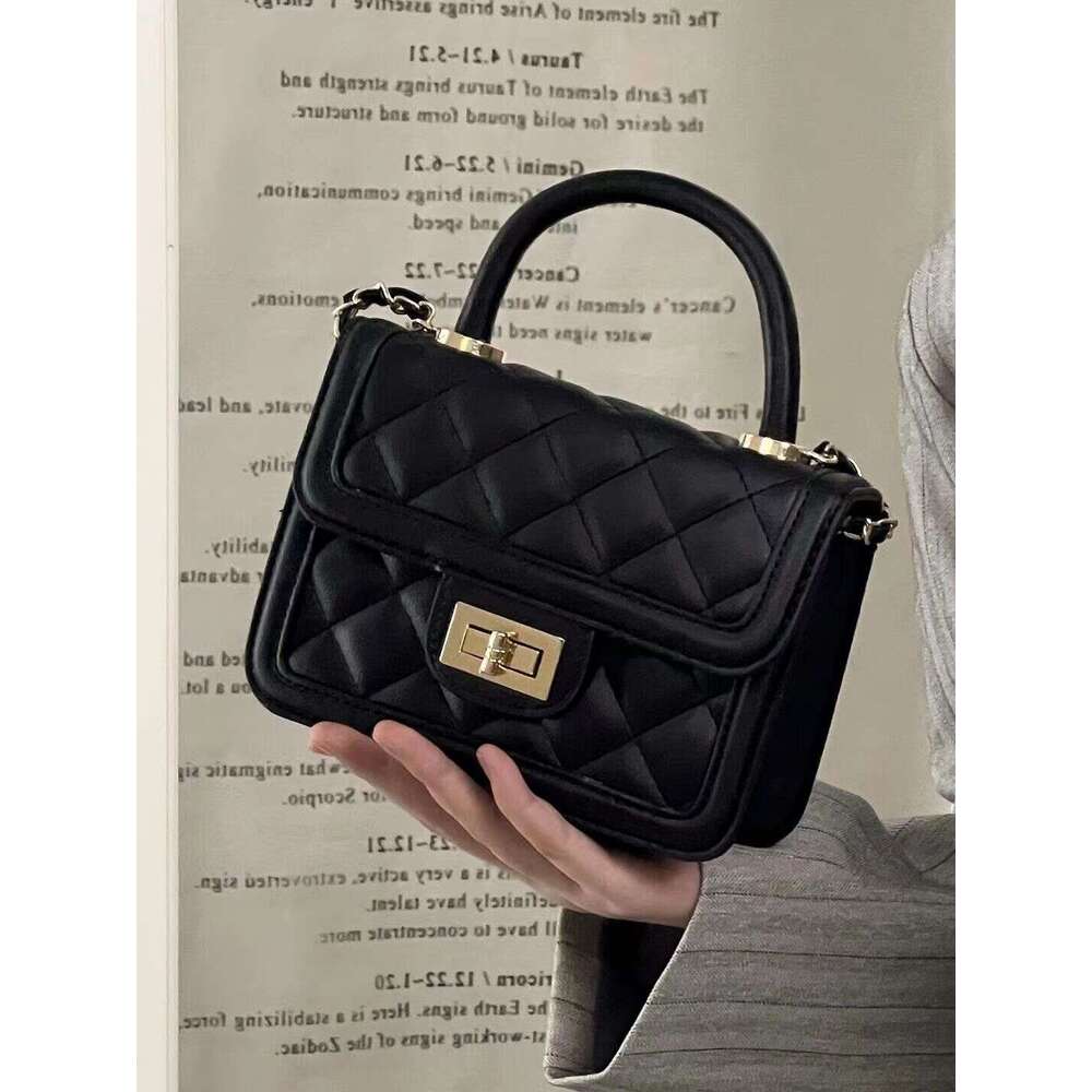 High end fashion women's 2025 new trend diamond grid handbag small square casual versatile chain crossbody bag