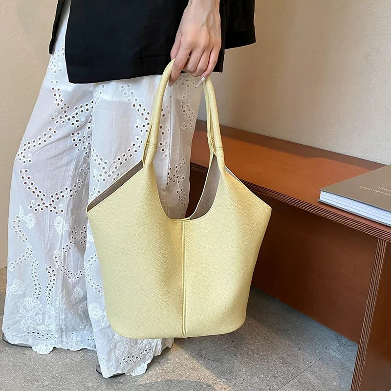 Retro Simple Shoulder Bag Large Capacity Pu Leather Bucket Bag Womens Communicating Underarm Bag Fashion Womens Handbag 250427