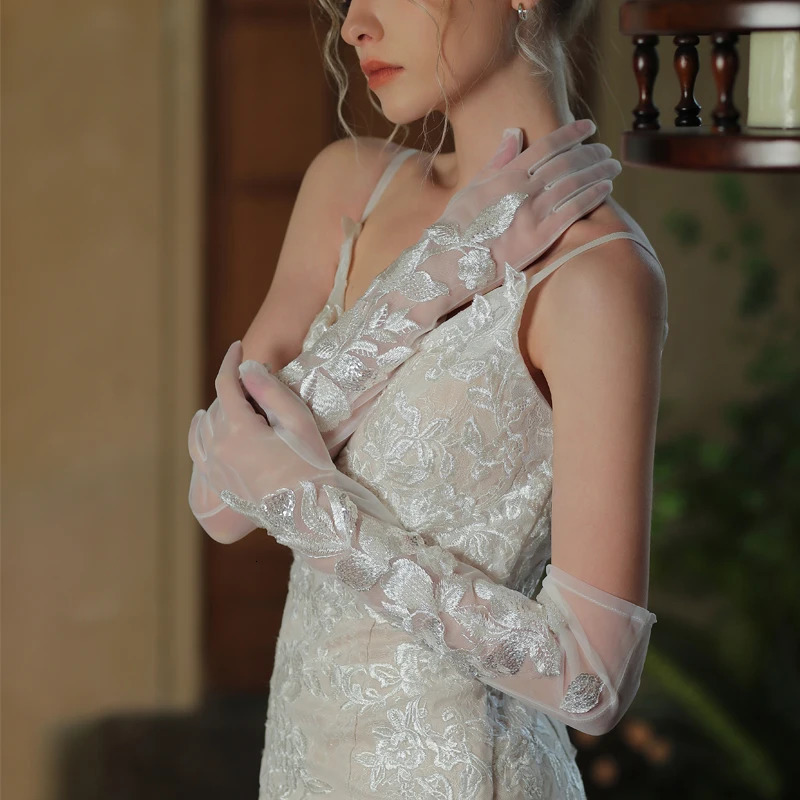WG152 high-end lace flower wedding gloves European white chiffon long wedding accessory 250430