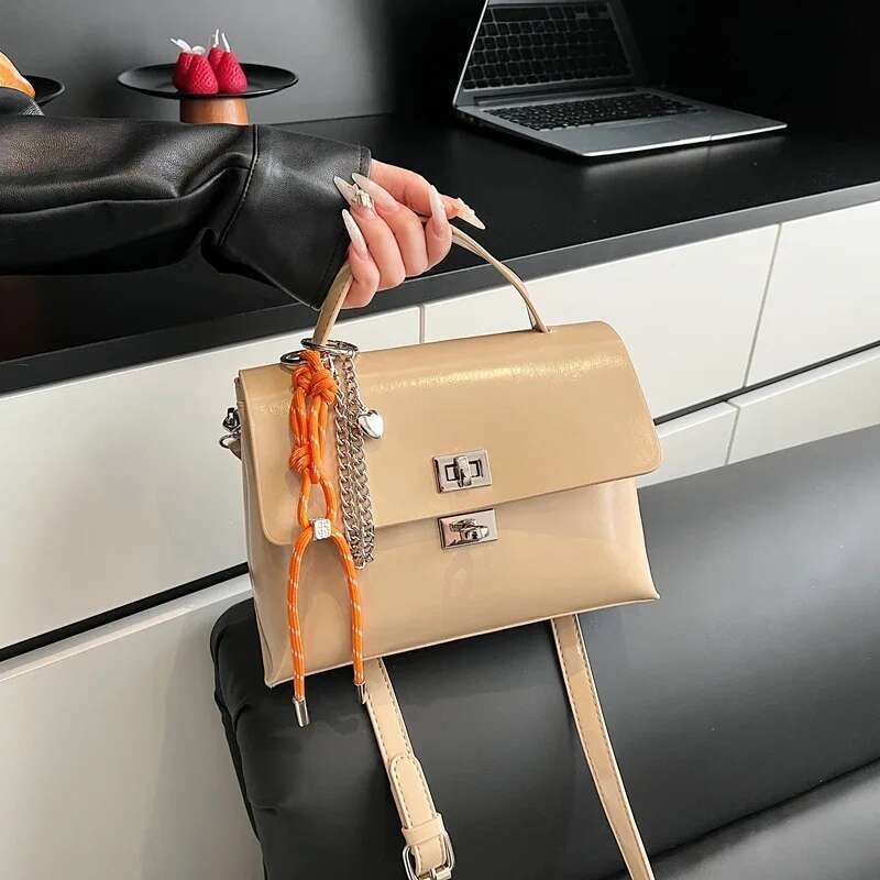 High-End Commuter Messenger Bag Women's Large Capacity Crossbody Tote Vintage Minimalist Leather Shopper
