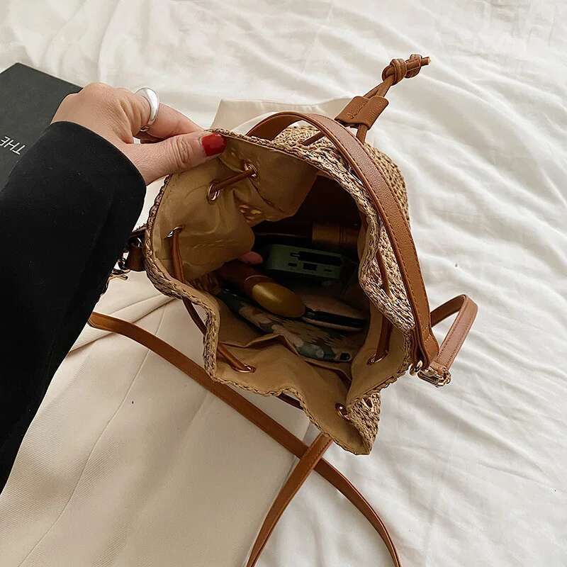 designer bag Sumple Straw Bucket For Women Woven Handmade Shoulder Drawstring Crossbody Rattan Beach Bag for Gilrs Travel Purse