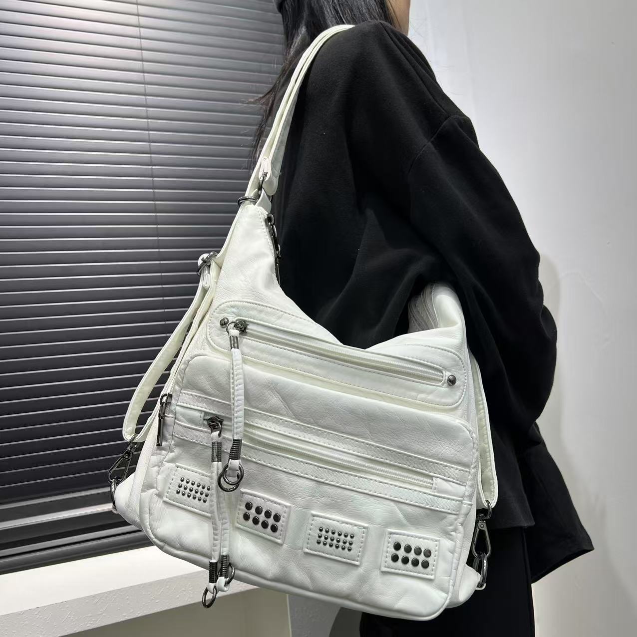 Ladies' soft leather European and American retro shoulder bag, Japanese and Korean trendy commuting crossbody bag