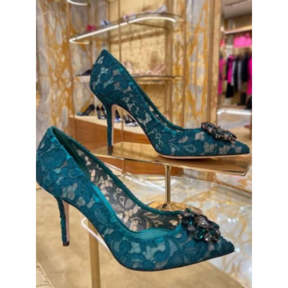 New Brand Designer Sexy Hollow Ladies High Heels Fashion Style Pointed Lace Rhinestone Sandals Crystal Women Shoes