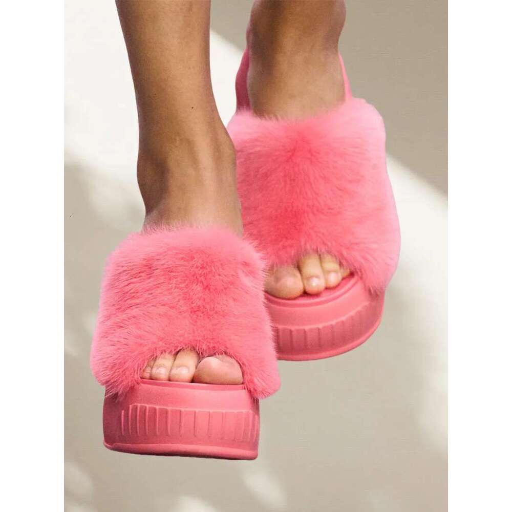 Quality Comfortable High Heels Casual Beach Sandals Thick-Soled Fashion Home Slippers Versatile Women Shoes