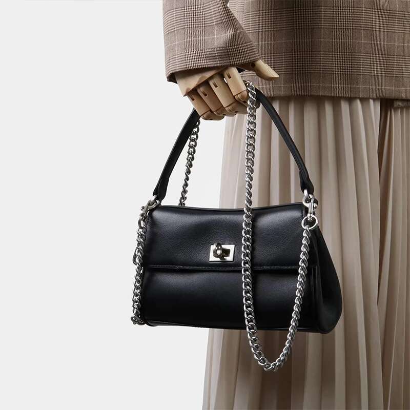 Brand High-Grade Top-Grain Cowhide Handbag Niche Design Lock Shoulder Messenger Classic Style Versatile Women's Bag