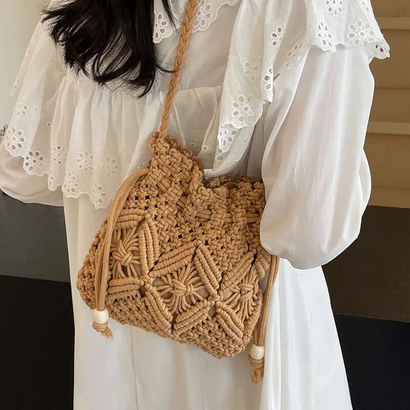 Woven Fashionable And Versatile Western Style Single Shoulder Armpit Hand Held Straw Woven Vacation Beach Bag T