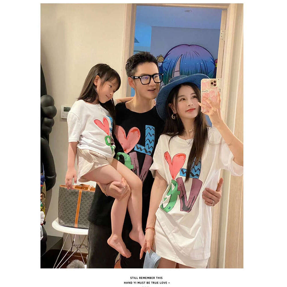 Explosive Street Parent-Child Dress Summer New Three Graffiti Print LOVE Love Foreign Style Short Sleeve T-Shirt Family Wear