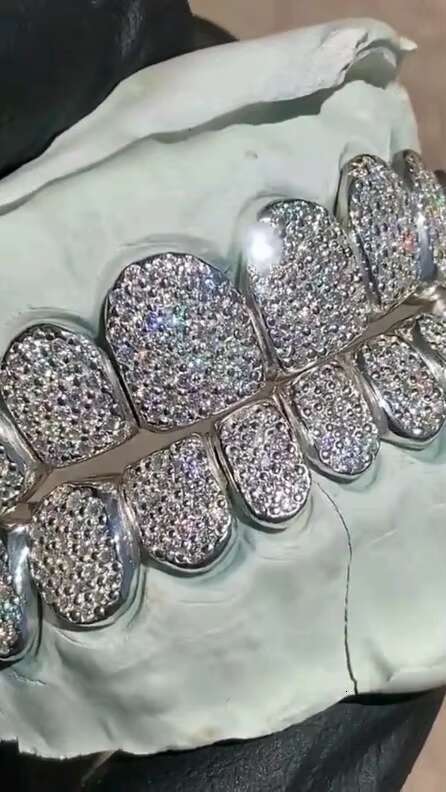Premium Quality 925 Sterling Silver Vvs Moissanite Diamonds Iced Out Perm Deep Cut Moissanite Diamond Teeth Grillz