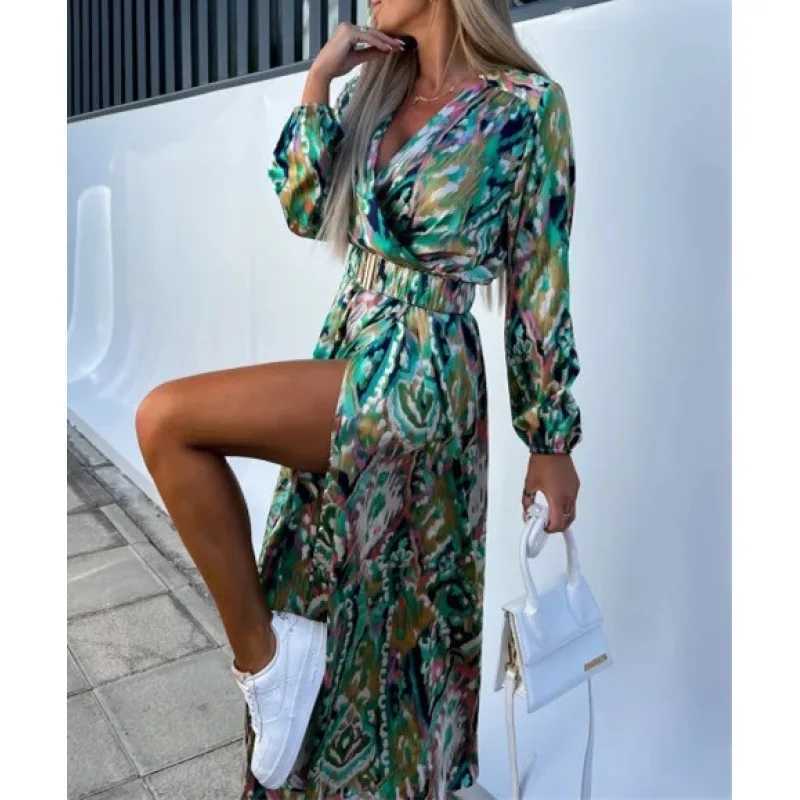 Autumn womens floral print long dress elegant and sexy deep V-neck high score waist belt dress retro bohemian long sleeved party dress W250430