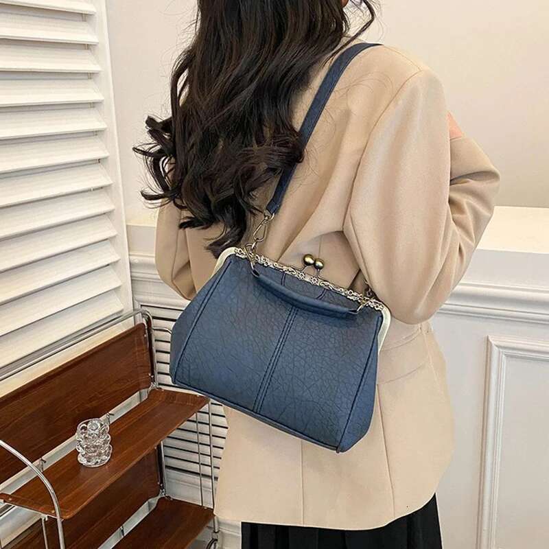 Shell 2024 New Europe and The United States Retro Burst Crackle Pu Simple Youth Shoulder Bag