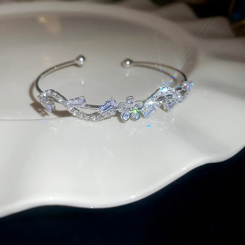 Zircon Ripple Womens Open Bracelet Personalized High end Wedding Party Jewelry 250425